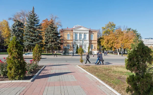 ロシアのサラトフ 2021年10月13日ラディシェヴァ通りにサラトフ州立美術館の建物 — ストック写真