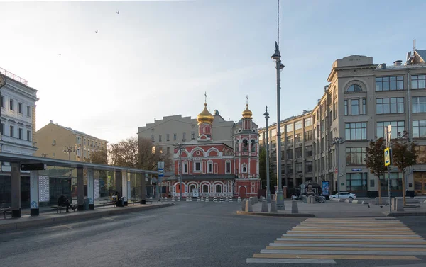 2021年10月10日 莫斯科 莫斯科 乌里扬斯卡亚广场 库里什基的全圣教堂景观 — 图库照片