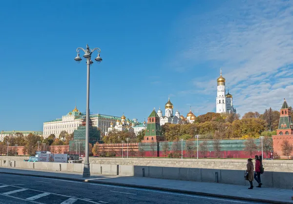 Moscou Rússia Outubro 2021 Vista Sofiyskaya Embankment Para Conjunto Arquitetônico — Fotografia de Stock