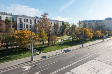 Moskova 'da bir sonbahar günü Serafimovich Caddesi