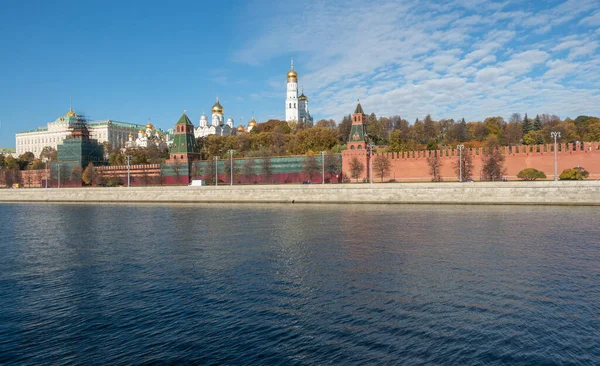 Vista Del Conjunto Arquitectónico Del Kremlin Moscú Desde Río Moskva — Foto de Stock