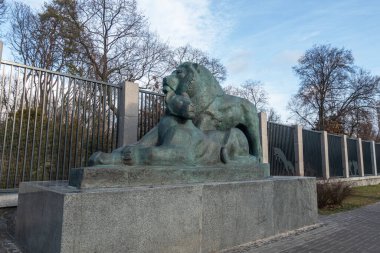The sculptural composition of lions at the entrance to the Kiev Zoo