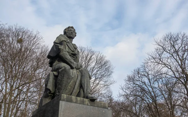 Μνημείο του Αλέξανδρου Πούσκιν στο Κίεβο. — Φωτογραφία Αρχείου