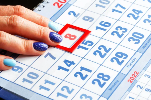 Woman Hand Manicure Points Calendar Date International Women Holiday March — Stock Photo, Image