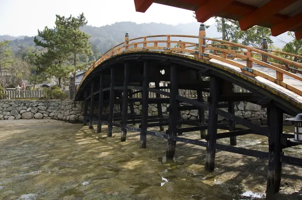 Мост через святилище Ицукусима — стоковое фото