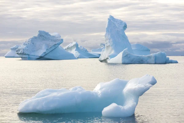 Belo iceberg — Fotografia de Stock