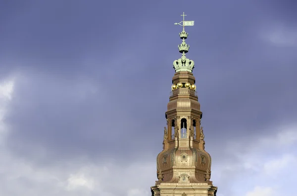 Wieża zamku christiansborg gmachu Duńskiego Parlamentu — Zdjęcie stockowe