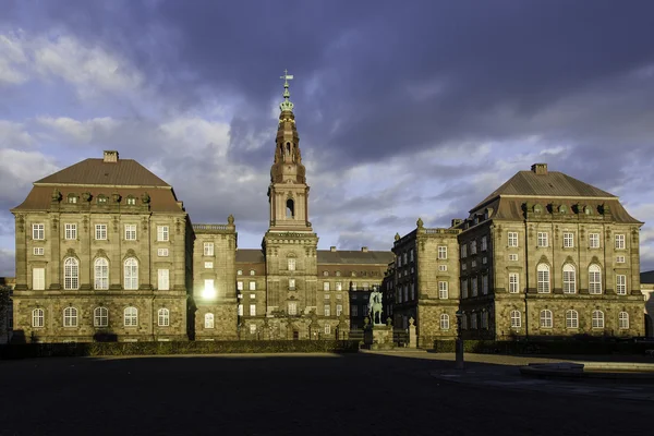 Christiansborgs slott i Köpenhamn, Danmark — Stockfoto