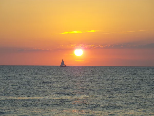 Formentera isola del tramonto, faro di La Savina a Formentera — Foto Stock