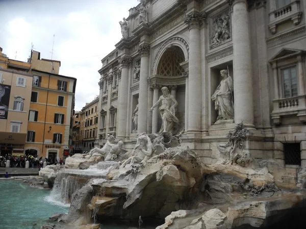 yazı tipi di trevi, roma