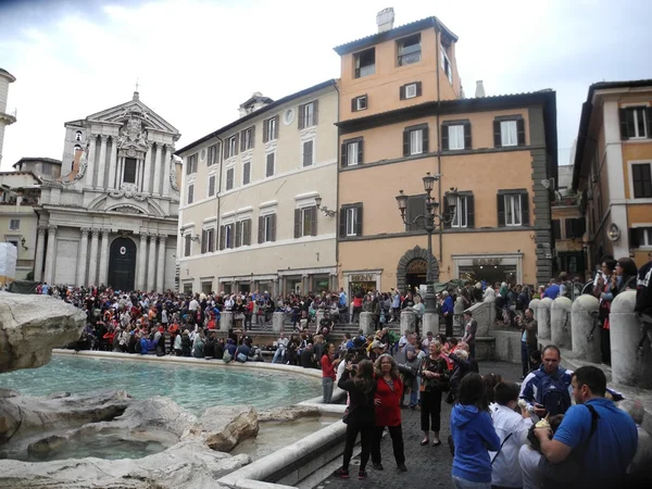 yazı tipi di trevi, roma