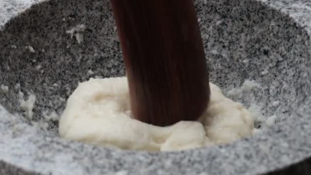 Japanese New Year Food Tradition Beating Rice Cakes Big Stone — Stock videók