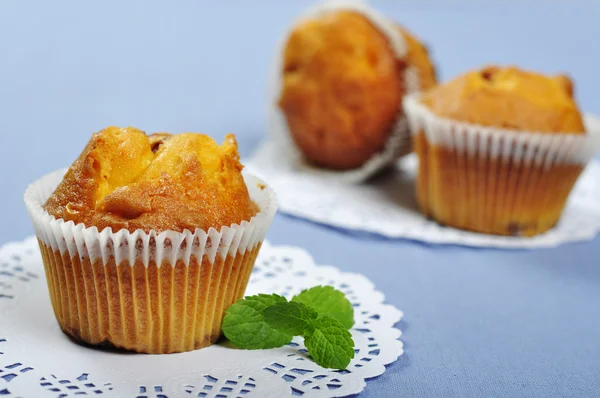 Muffins with mint — Stock Photo, Image