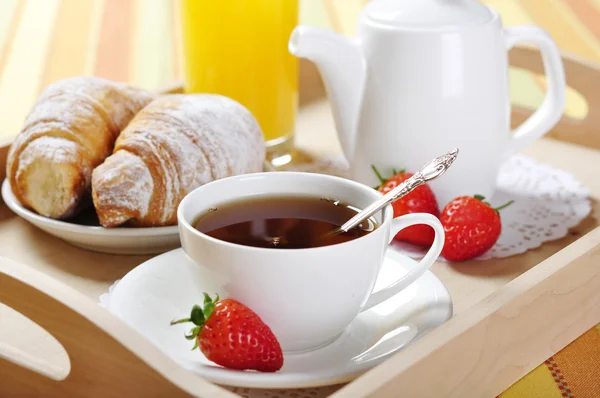 Tea and croissants — Stock Photo, Image
