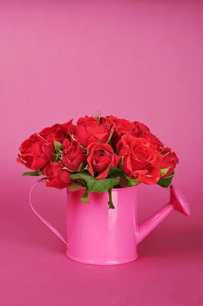 Bukett med röda rosor — Stockfoto