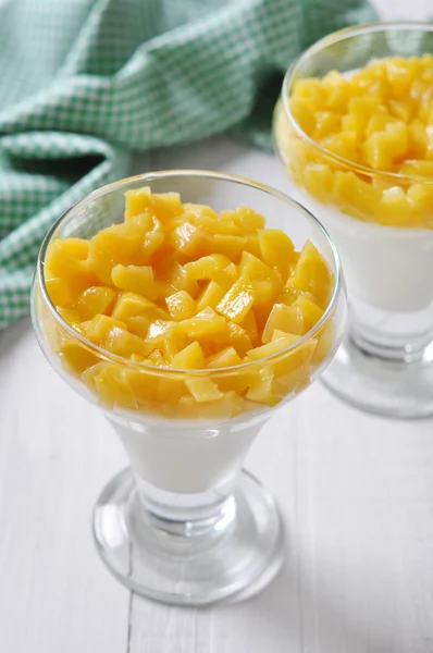 Dessert with peach — Stock Photo, Image
