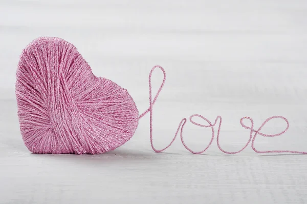 Due chiavette rosa a forma di cuore — Foto Stock