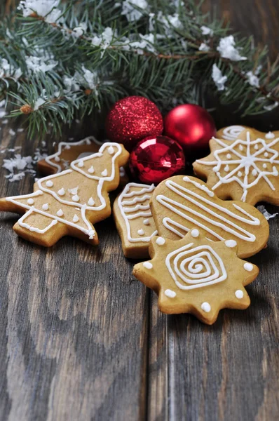 Biscoitos de gengibre e mel de Natal — Fotografia de Stock