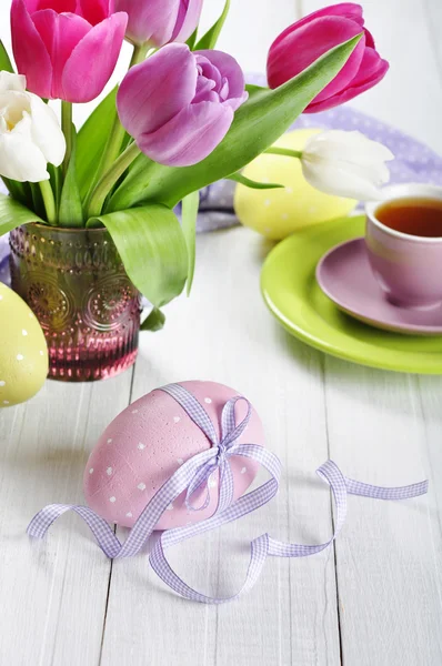 Tulips and easter eggs — Stock Photo, Image