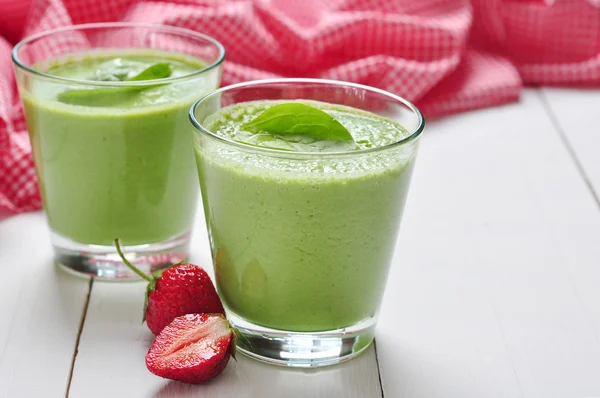 Spinach smoothies — Stock Photo, Image