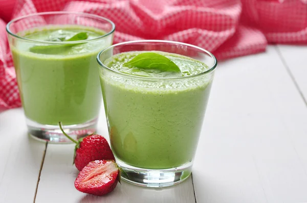 Spenat smoothies — Stockfoto