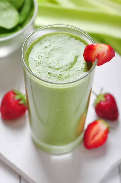 Green vegetable smoothie — Stock Photo, Image