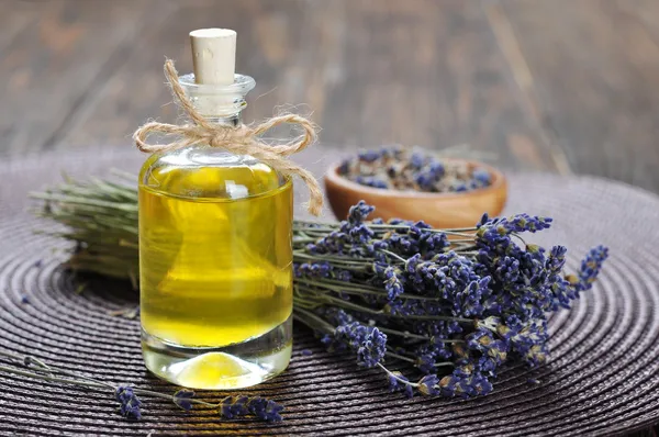 Essential lavender oil — Stock Photo, Image