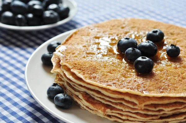 Pannkakor med blåbär — Stockfoto