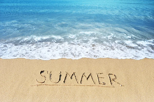 Palabra verano en la arena —  Fotos de Stock
