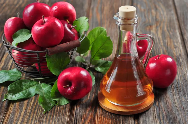 Apple cider vinegar — Stock Photo, Image