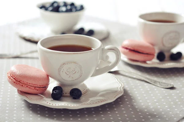 Macarrones dulces y té — Foto de Stock