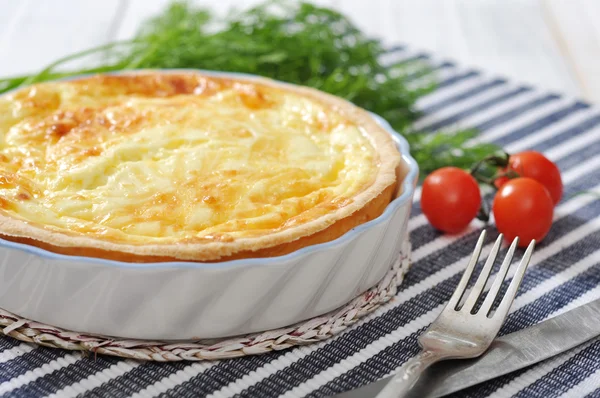 Quiche pie with spinach and cheese — Stock Photo, Image