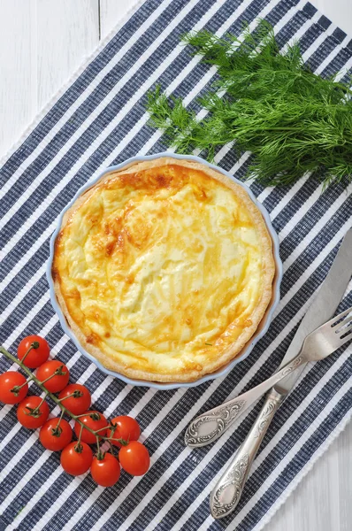 Quiche pie with spinach and cheese — Stock Photo, Image