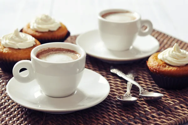 Café com muffins — Fotografia de Stock