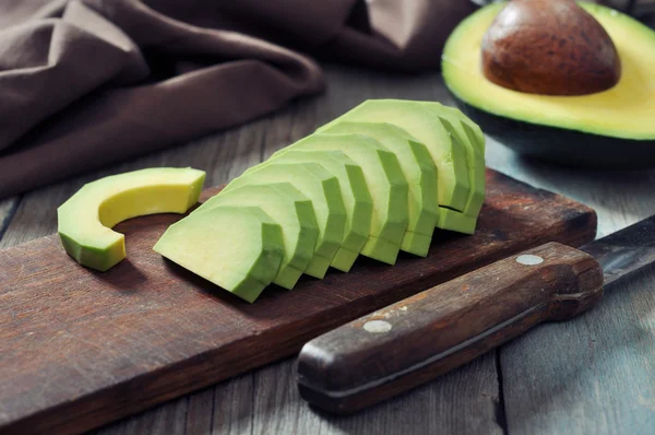 Aguacate fresco en rodajas — Foto de Stock