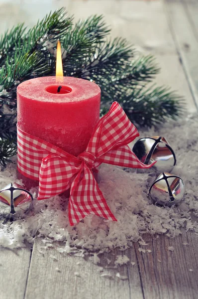 Rote Weihnachtskerze — Stockfoto