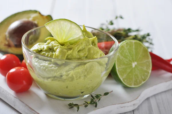 Guacamole omáčkou — Stock fotografie