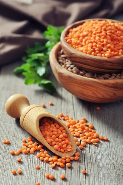 Lentils in wooden bowl — Stock Photo, Image