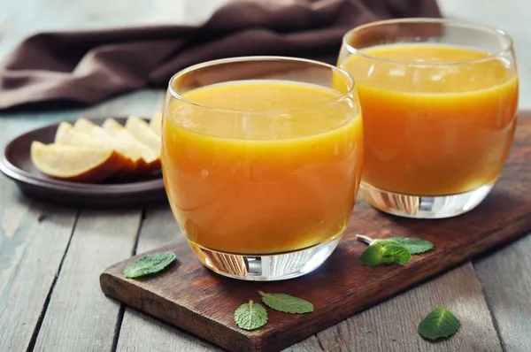 Mango smoothie — Stock Photo, Image