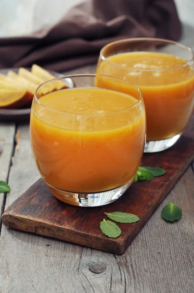 Mango smoothie — Stock Photo, Image