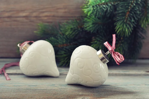 Decoración de Navidad con lazo rojo — Foto de Stock