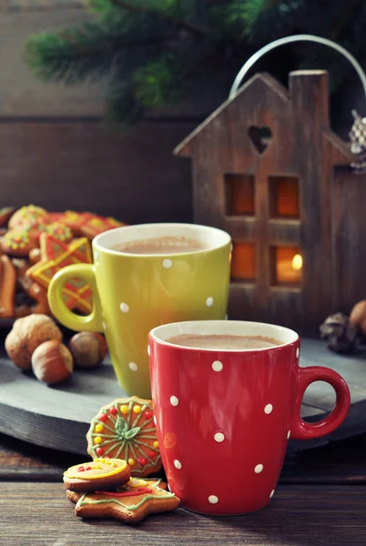 Chocolate caliente con galletas de jengibre — Foto de Stock