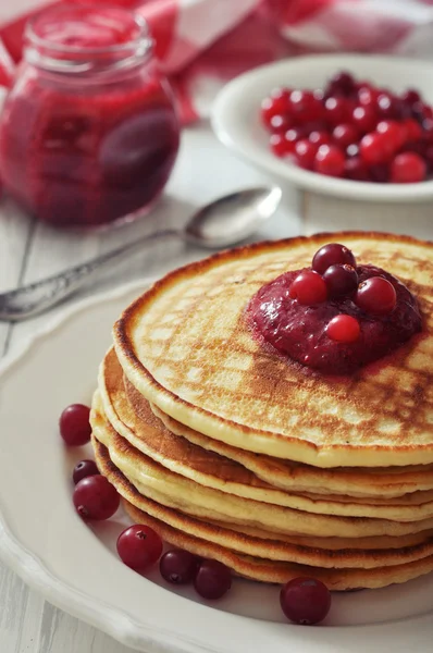 Panqueques con mermelada de arándanos — Foto de Stock