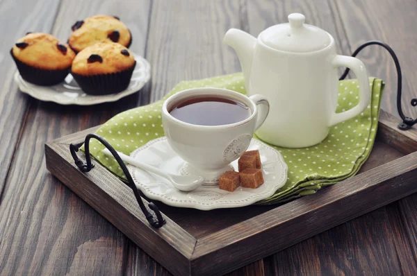 Tazza di tè e teiera — Foto Stock