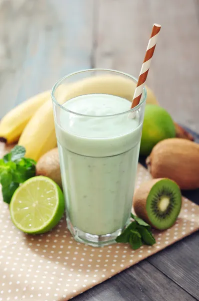 Banana smoothie with kiwi — Stock Photo, Image