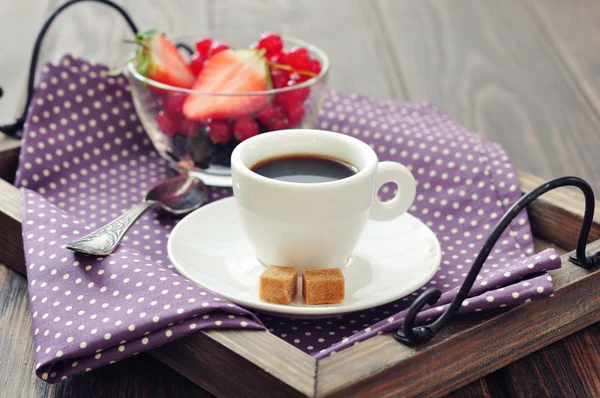 Caffè con bacche fresche — Foto Stock