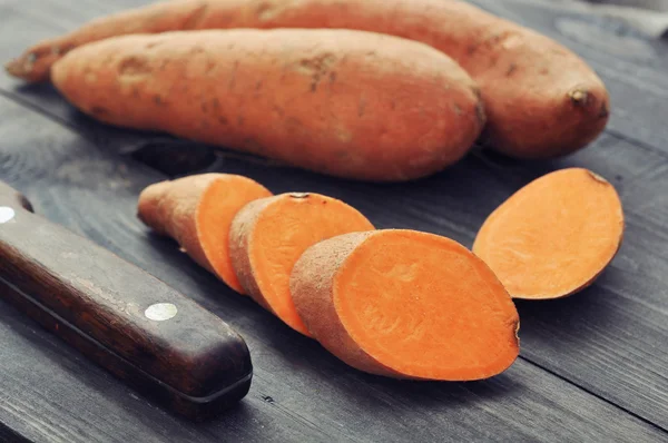Rauwe zoete aardappelen — Stockfoto