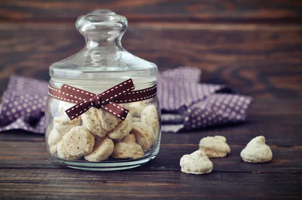 Biscotti en un frasco de vidrio — Foto de Stock