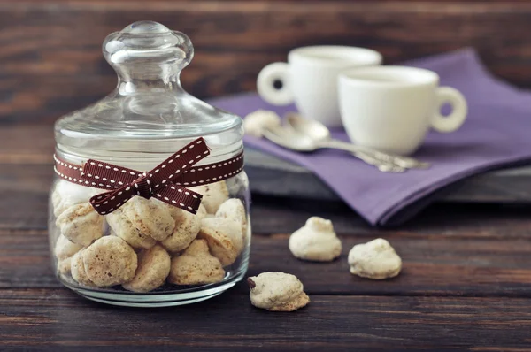 Biscotti en un frasco de vidrio — Foto de Stock