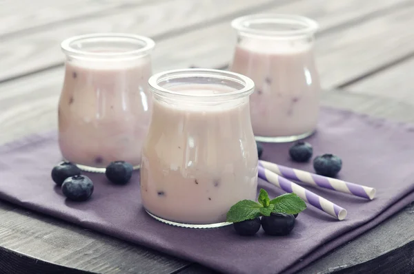 Yogurt con mirtillo fresco — Foto Stock